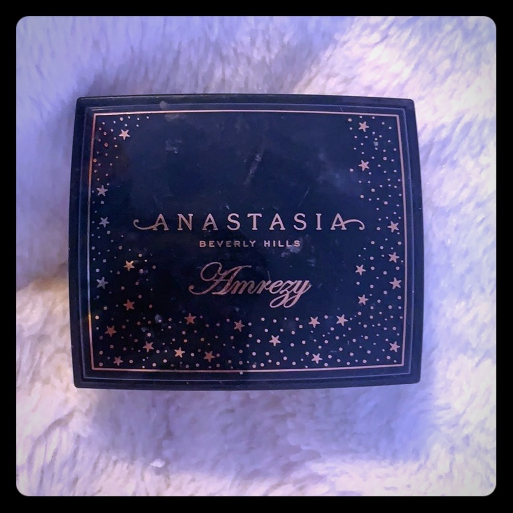 🖤 Anastasia Amrezy Highlighter